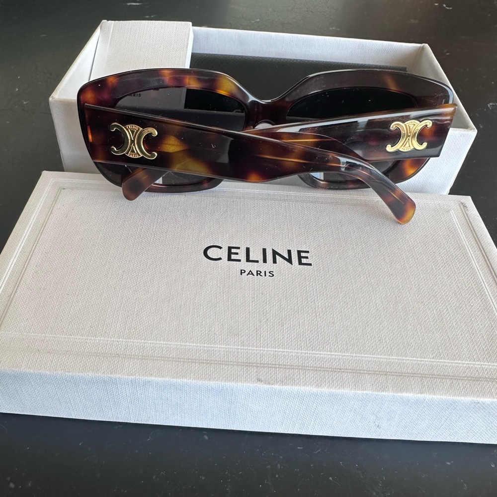 CELINE Triomphe rectangular-frame tortoiseshell acetate sunglasses - Picture 2 of 5
